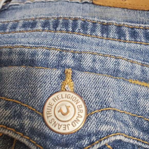 True Religion Bobby Shorts Size 12. - Picture 5 of 8